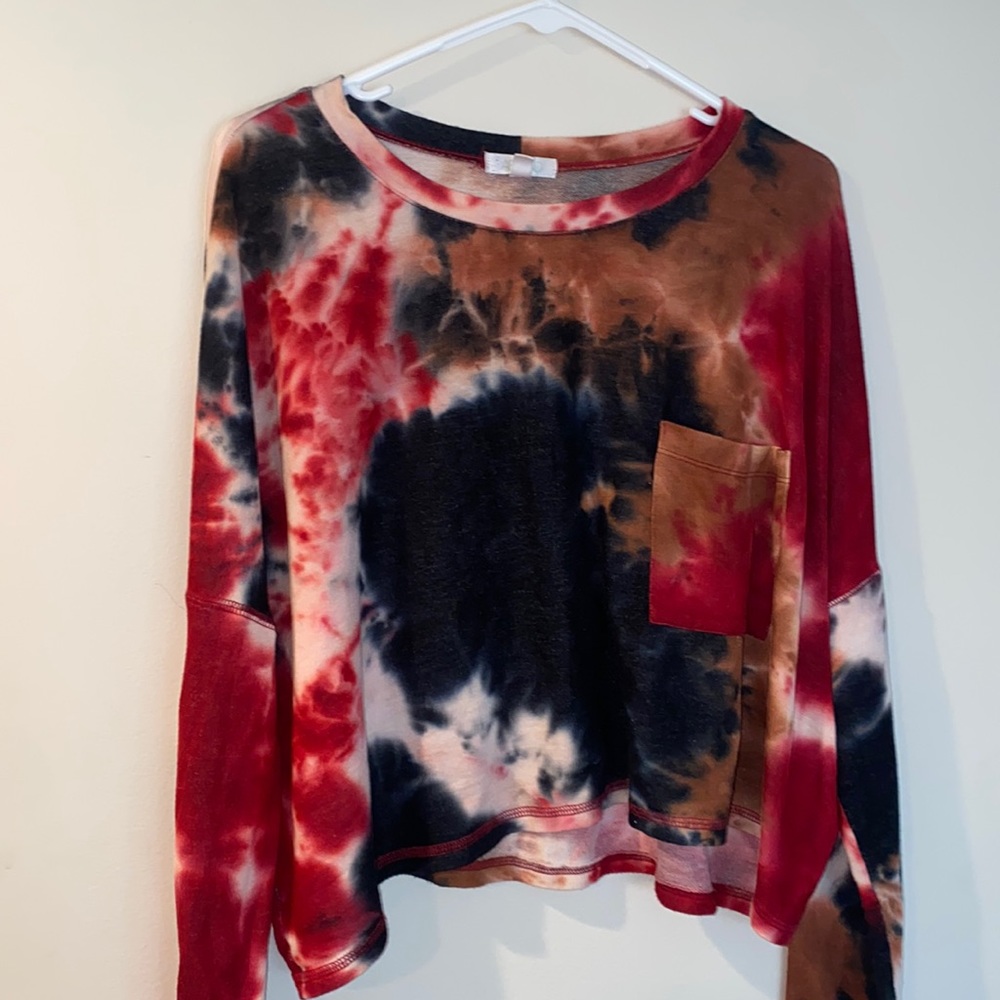 Long sleeve tie dye cropped shirt size Medium